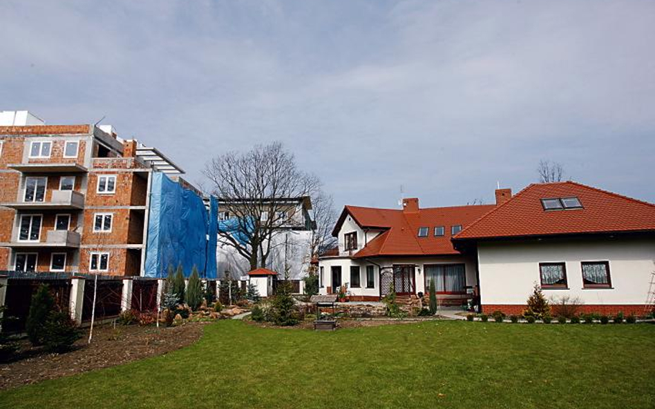 Przedsiębiorcy, planując przychody i koszty na 2009 rok, uwzględniają podatek od nieruchomości. Jedn