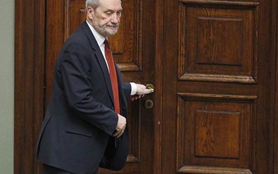 Podkomisja smoleńska musi ujawnić swoje wydatki