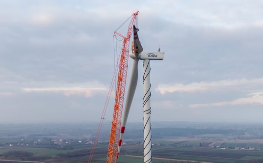 Budowa farmy wiatrowej Bejsce należącej do Grupy Enea