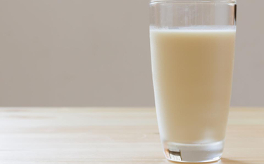 Polska Izba Mleka chce więcej pieniędzy "szklankę mleka"