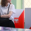 Głosowanie w lokalu wyborczym w Warszawie