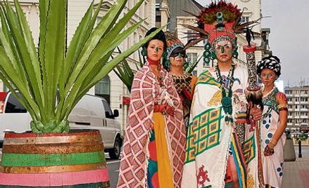 Dzieci przebiorą się w kostiumy Majów, wykonają charakterystyczne ozdoby lub wystroją majowską piękn