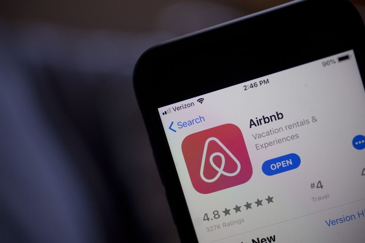 Airbnb przechodzi rewolucję. W aplikacji pojawią się hotele, auta i zakupy