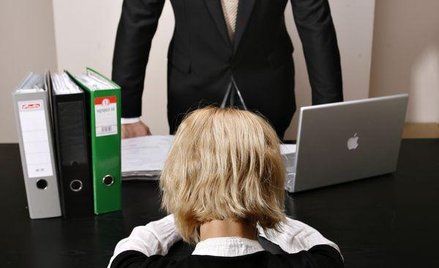 Nie zawsze główny szef przyjmuje do pracy i z niej zwalnia