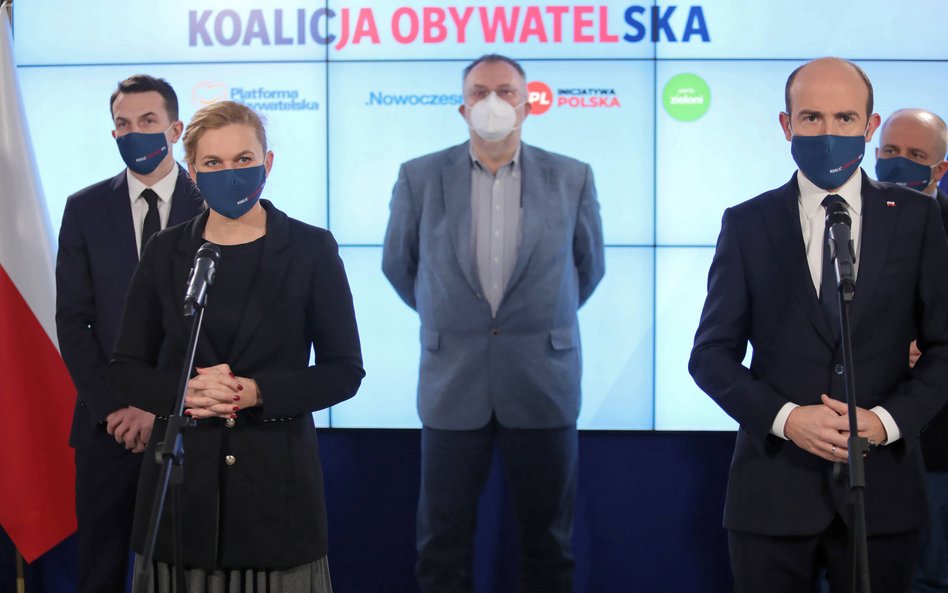 Koalicja Obywatelska rozpoczyna zbiórkę podpisów pod projektem likwidującym abonament i TVP Info