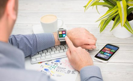 Kiedy smartwatch dla klienta można wrzucić w koszty