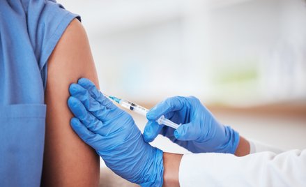 Naukowcy przyjrzeli się szczepionkom przypominającym przeciw COVID-19