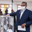 Aziz Akhannouch, lider RNI, oddaje głos w wyborach