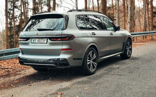 BMW X7 M60i