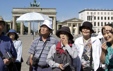 Chińscy turyści tłumnie jadą za granicę, niestety nie zawsze wiedzą, jak się zachowywać w nowym otoc