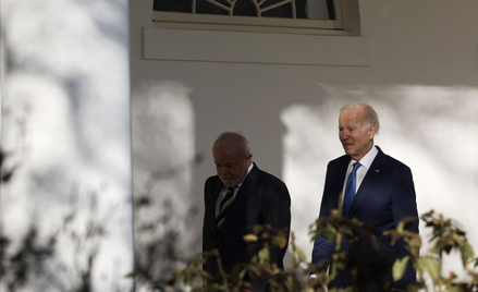 Luiz Inácio Lula da Silva i Joe Biden przed Białym Domem
