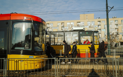 Warszawa planuje kupić do 160 nowych tramwajów niskopodłogowych, z dostawą do czwartego kwartału 203
