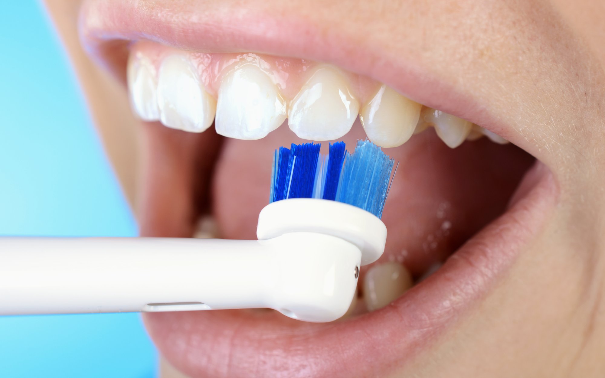 Nadchodzi rewolucja w wybielaniu zębów? Przełomowe odkrycie chińskich naukowców