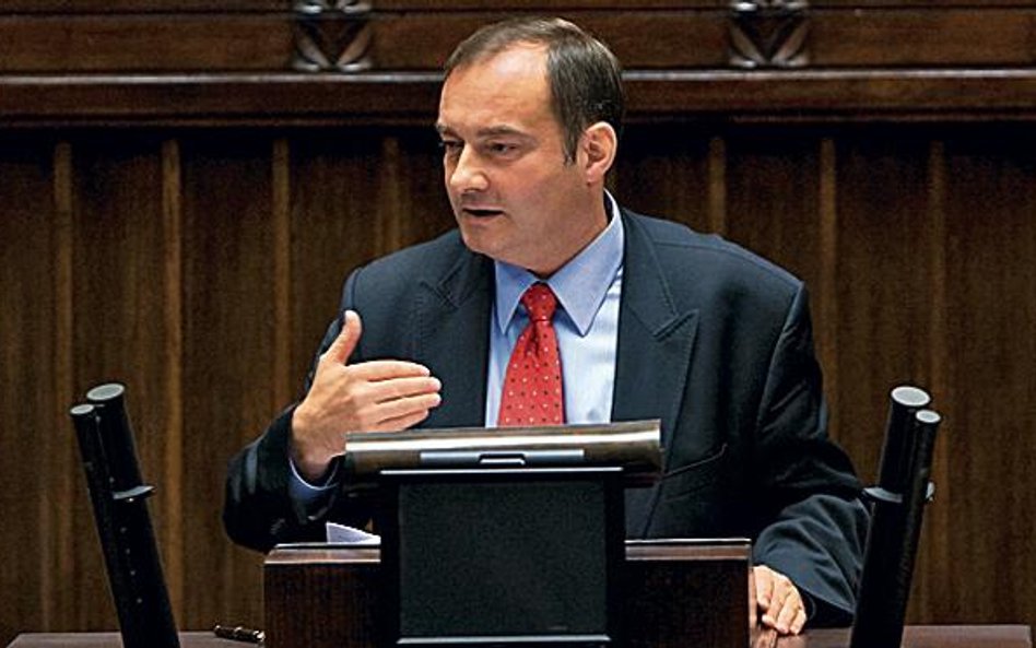 Zbigniew Wrona, wiceminister sprawiedliwości, deklaruje, że resort podniesie wynagrodzenia dla biegł