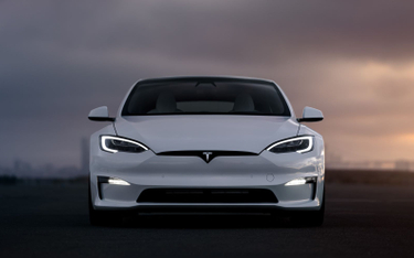 Tesla chce wykończyć konkurencję. Obniżka cen dwóch modeli o ponad 100 tys. zł