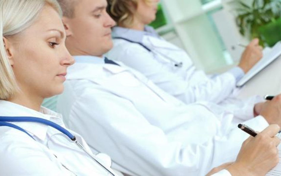 Informatyzacja dokumentacji pomogłaby znacząco usprawnić działanie służby zdrowia
