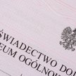 Odbiór świadectw ukończenia liceum lub technikum przez tegorocznych absolwentów