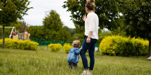 PLN 193 per period  per child. peculiar   allowance for single parents