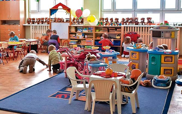 Polskie przedszkola bezpłatnie zajmują się dziećmi tylko 25 godzin tygodniowo. W większości krajów e