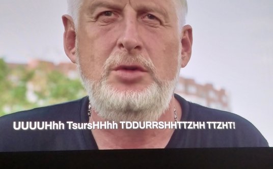 Kadr z filmu „Powtarzajcie za mną II”