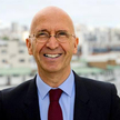 Philippe Gustin, wysoki rangą urzędnik z partii Republikanie Nicolasa Sarkozy’ego. Doradca szefowej 
