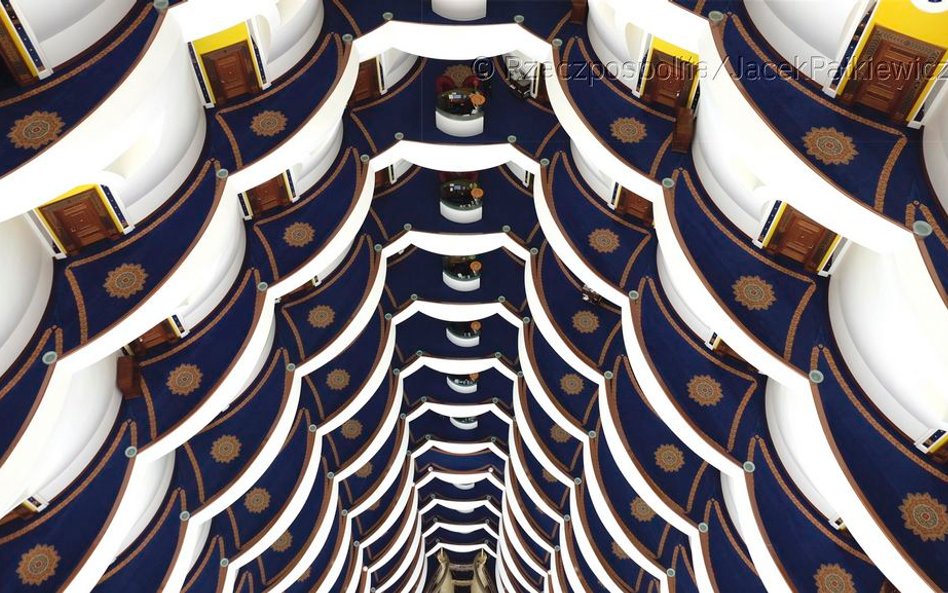 Hotel Burj al-Arab, uosobienie mitu o arabskiej okazałości