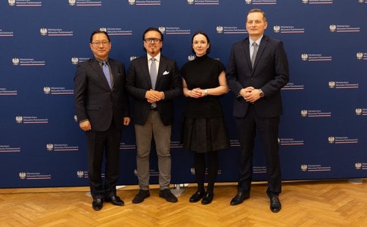 Jun Seki, Foxconn Chief Strategy Officer for EV, minister aktywów państwowych Wojciech Balczun, sekr