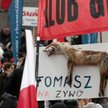 Oborńcy zwierząt chcą, by prokuratura ustaliła skąd się wziął martwy lis na manifestacji. Czy nie zł