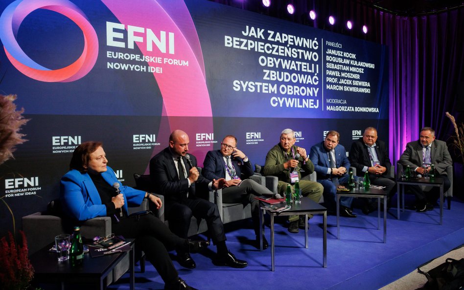 Uczestnicy debaty o budowie systemu obrony cywilnej w Polsce