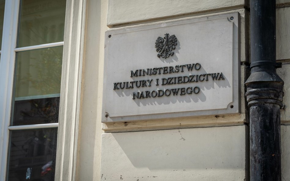 400 mln zł do wzięcia. Artyści i samorządowcy porozumieli się z rządem