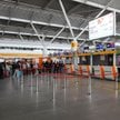 W czerwcu z usług Lotniska Chopina skorzystało prawie 2,5 miliona pasażerów. Aż czterokrotnie, w każ