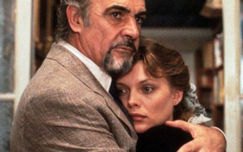 Michelle Pfeiffer i Sean Connery w filmie „Wydział Rosja” z 1990 r.