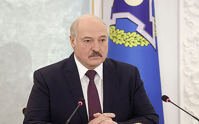Łukaszenka obiecuje nową konstytucję do końca roku