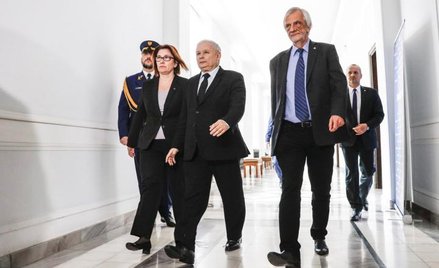 Marsz Jarosława Kaczyńskiego w kierunku autorytarnego państwa może powstrzymać aktywność świadomych 