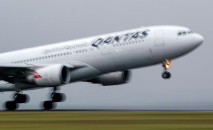 Qantas zmniejsza moce, odracza kupno A350-1000