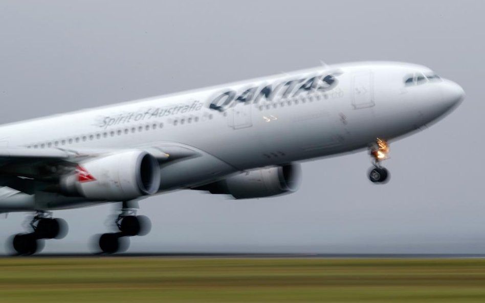 Qantas zmniejsza moce, odracza kupno A350-1000