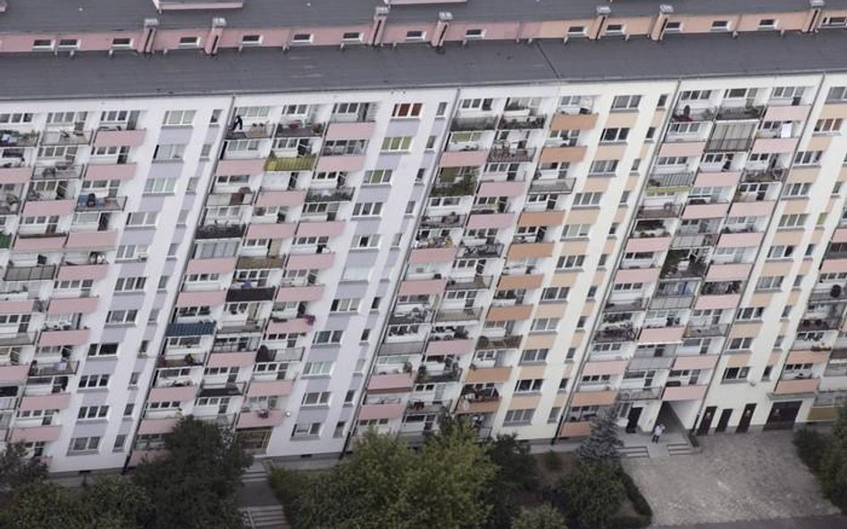 Warszawa. Agenci nieruchomości oszukują swoich klientów