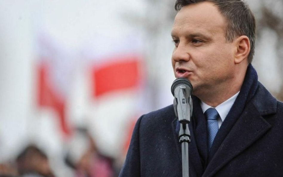 Sondaż: Polacy nie chcą referendum i nowej konstytucji