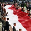 Uczniowie poznańskich szkół uszyli flagę o długości ok. 100 m