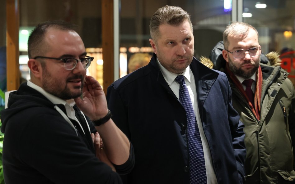 Posłowie PiS w siedzibie PAP