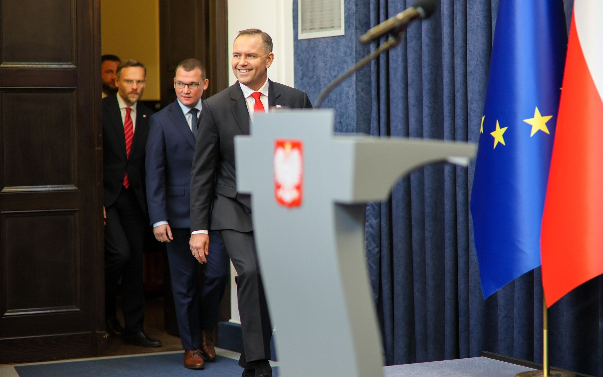 Wiemy, jak Polacy oceniają korzystanie przez Karola Nawrockiego z prawa weta