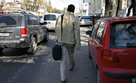 Niejasne warunki zatrzymania i postoju w kodeksie drogowych