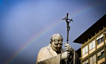 Jaką drogę wybrać w życiu? Takie pytanie w odniesieniu do Jana Pawła II może tych, którzy widzą post