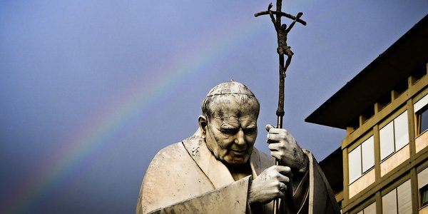 Dziedzictwo Jana Pawła II. Karol Wojtyła wybierał między teatrem a kapłaństwem