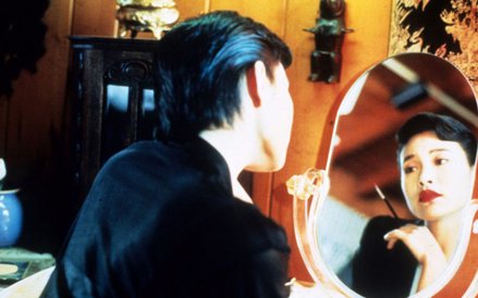 Joan Chen jako Jocelyn "Josie" Packard