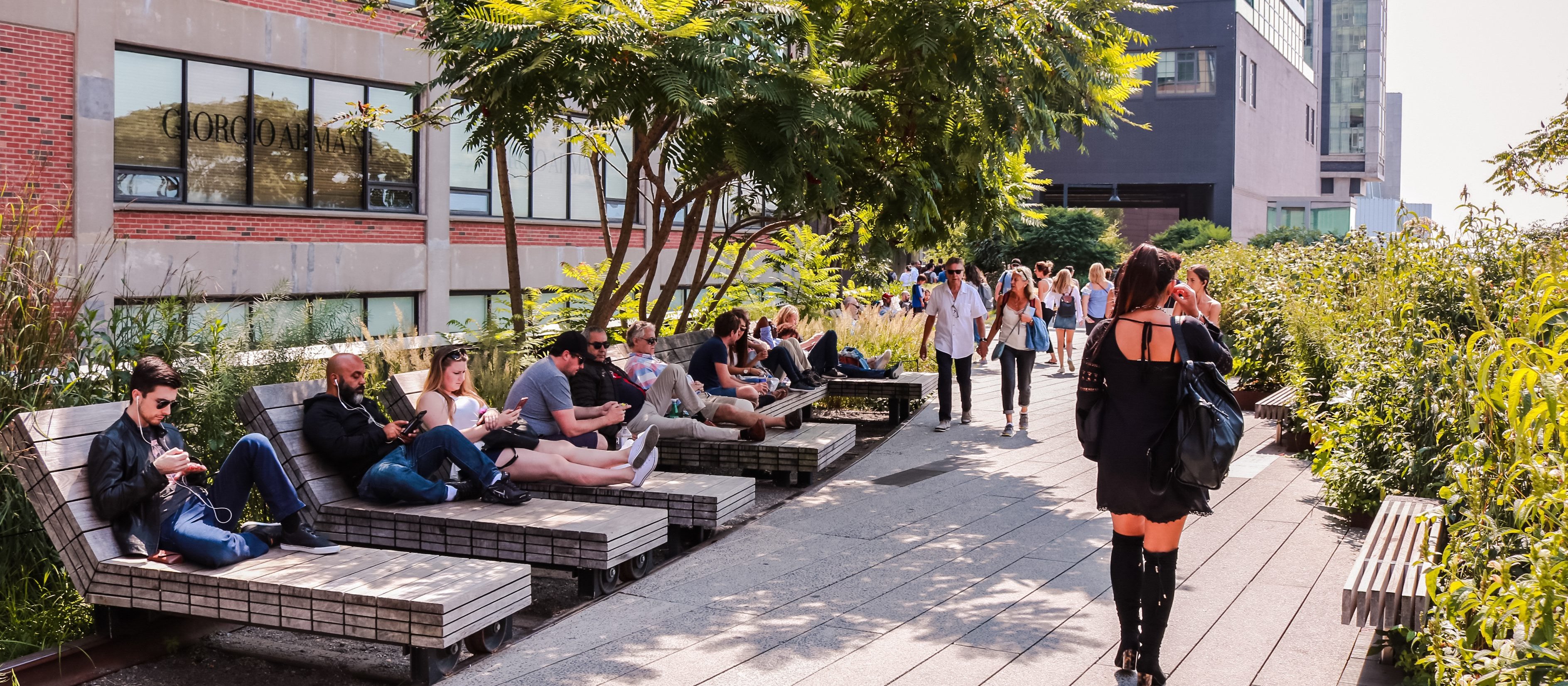 Kiedyś jeździły tu pociągi... Jak miasta rosną na terenach pokolejowych
