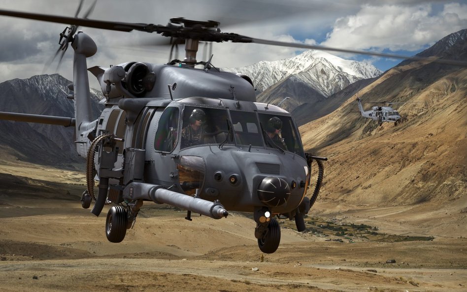 Wizja artystyczna nowego śmigłowca ratownictwa bojowego HH-60W opracowanego na zamówienie Sił Powiet