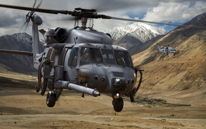 Wizja artystyczna nowego śmigłowca ratownictwa bojowego HH-60W opracowanego na zamówienie Sił Powiet