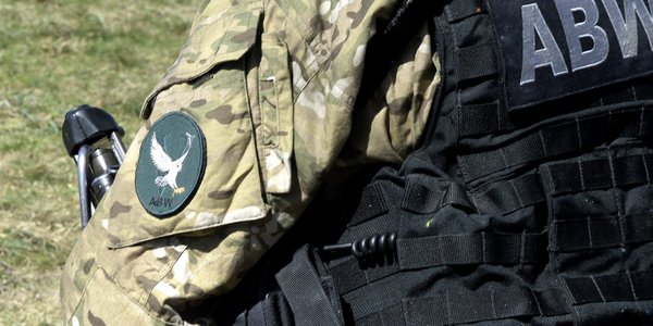 ABW zatrzymała 19-latka z Białorusi i 44-letniego Polaka za szpiegostwo w Warszawie