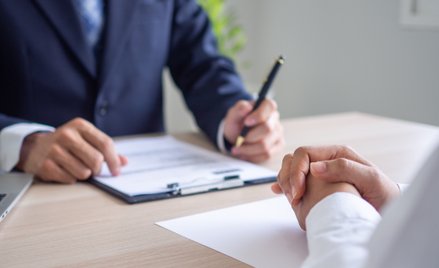 Do 7 czerwca 2026 r.  kraje członkowskie Unii Europejskiej muszą wdrożyć dyrektywę dotyczącą jawnośc